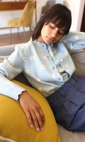 DAISY SCALLOPED KNIT CARDIGAN