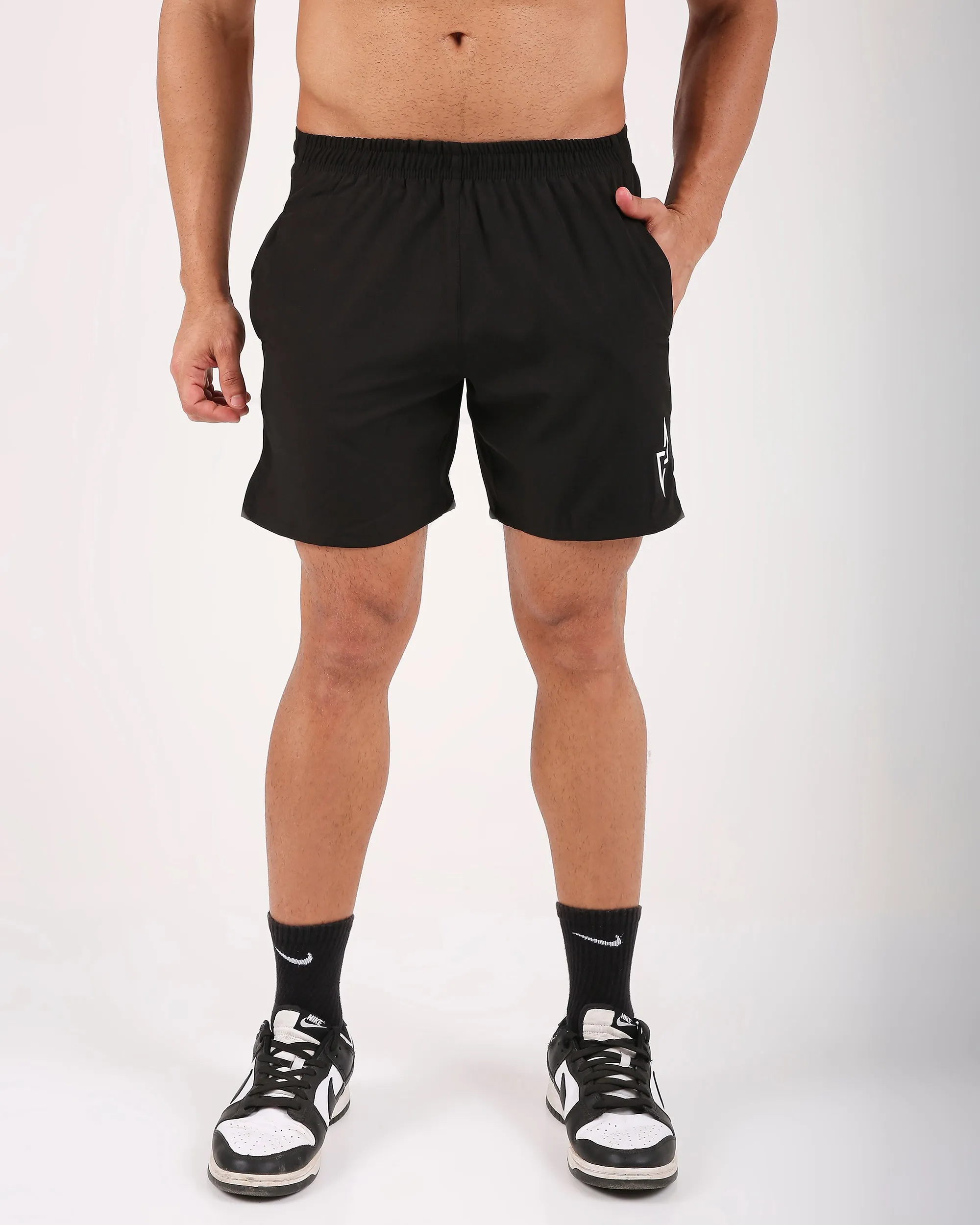 RUN - BLACK SHORTS